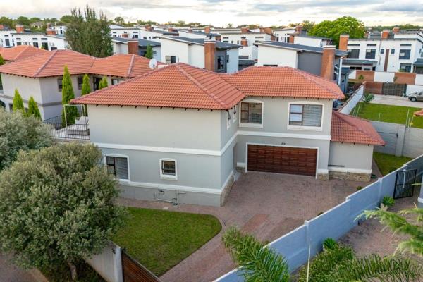 We are proud to present this home on a sole and exclusive mandate!!!
 
Charming, renovated Family Home in a Secure Broadacres Lifestyle ...