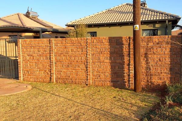 -Beautiful 2-bedroom family home situated in the best location in Protea Glen . 

-Safe and convenient area with easy access to N12 ...