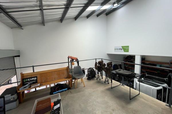 This 146sqm industrial unit boasts a flexible open-plan layout, suitable for a range of ...