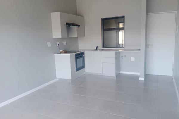 This newly finished one bedroom is available immediately

Situated on the top floor, away from the road noise. 

The unit consists of ...