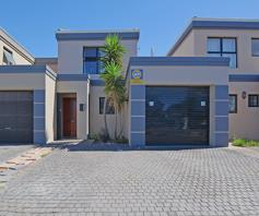 Townhouse for sale in Parklands