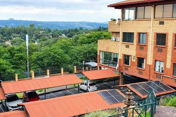 Sandton View Office Park ,Lyme Park, Sandton
Small office , open plan,  partioned into 6 ...