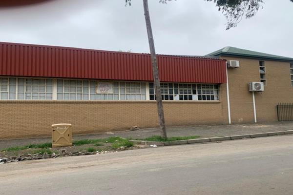 We present a unique opportunity to acquire a commercial property, formerly operating as a butchery, in a prime location. Purchase price ...