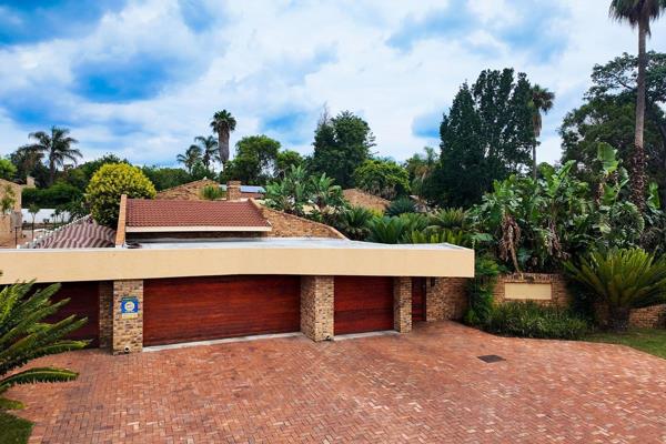 Bidding to Start From R 3 190 000. Live Auction on Harcourts&#39; Certified &amp; Transparent Non-Distressed Auction Platform. No Buyer Commission.
All Property / Seller Reports and Disclosures completed and available on request.

Located in the heart of Gallo Manor, this ...