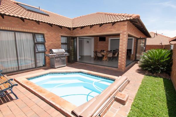 Perfectly located in the modern suburb of Equestria, Pretoria, this beautifully designed 221 sqm face brick home offers a perfect blend ...