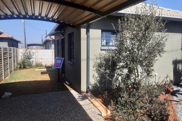 Charming 2-Bedroom Home in Secure Soweto Community

- 2 bedrooms, 1 bathroom
- Open-plan living area and kitchen
- Secure, gated ...