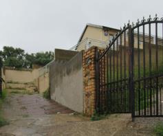 House for sale in Naturena