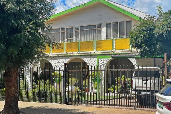 YET ANOTHER EXCLUSIVE MANDATE 
This spacious 3-bedroomed house has just entered the property market at an Excellent Price.
This sturdy ...