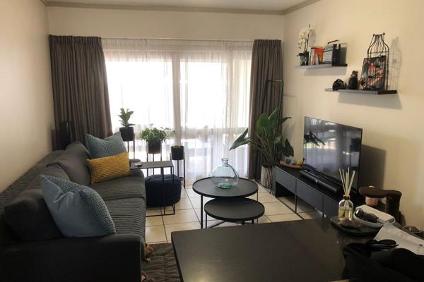 Experience a touch of Thesen Island right in Fourways. This beautiful one-bedroom garden apartment offers the charm of a beach cottage ...