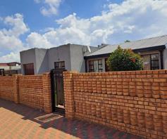 House for sale in Daveyton