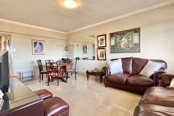 Discover a home with all the space you need in this North facing three bedroom, plus study apartment!

Enjoy a spacious and light ...