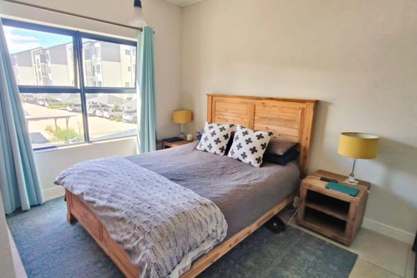 Modern FURNISHED One Bedroom Apartment with en-suite, internet/wifi included, Fynbos ...