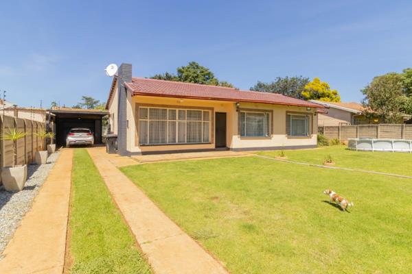 Spacious 4-Bedroom Home with Bonus 3-Bedroom Log Cabin in Strubenvale,

Discover the perfect blend of comfort and versatility with this fantastic property in the heart of Strubenvale!

This charming 4-bedroom home offers a well-sized lounge, a fully fitted kitchen, and a ...