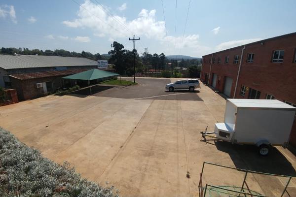 Boasting a 2771m2 plot conveniently located next to the main road. Featuring a 650m2 factory complete with office space, reception ...