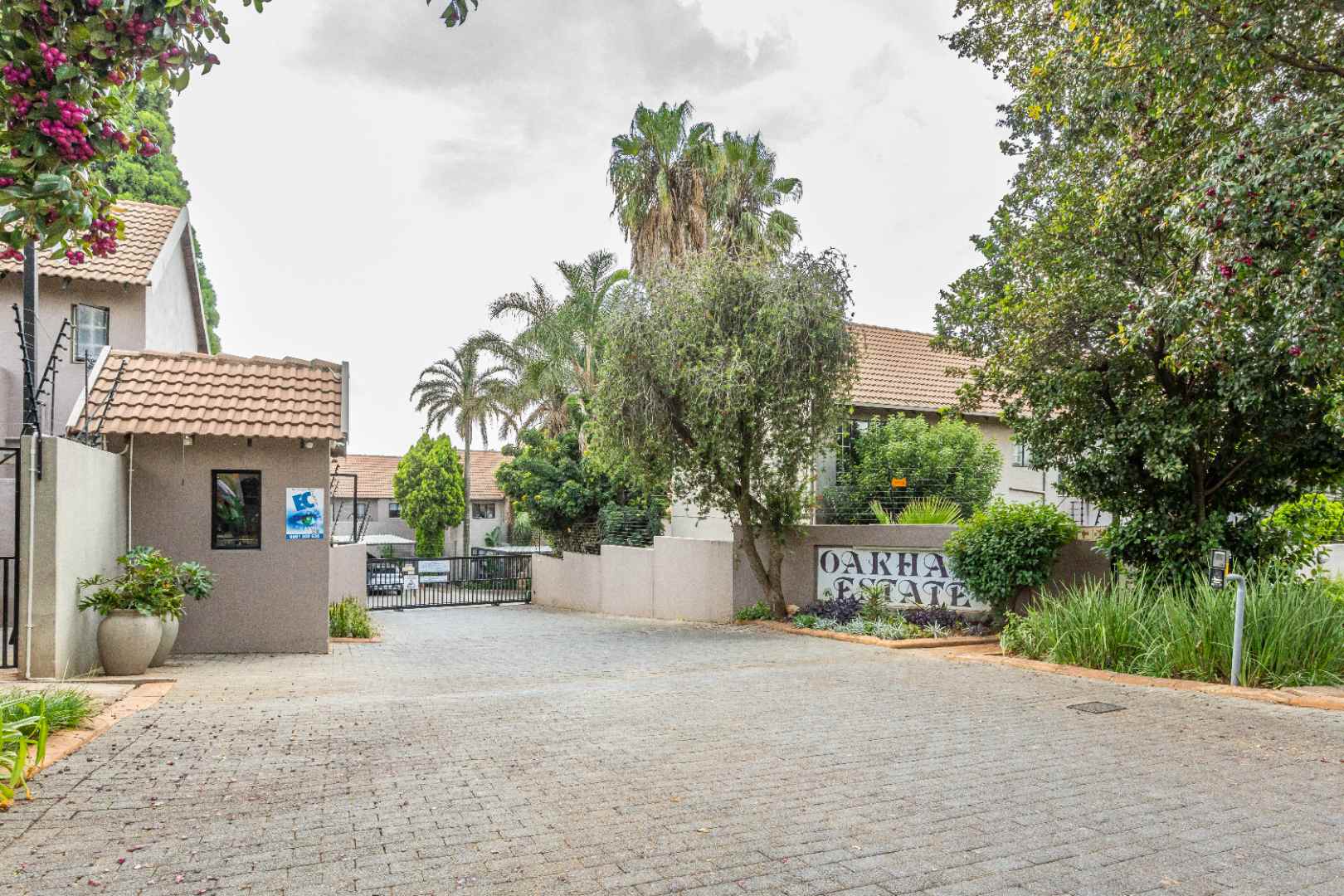3 Bedroom Townhouse for sale in Radiokop - 1079 John Vorster Drive ...