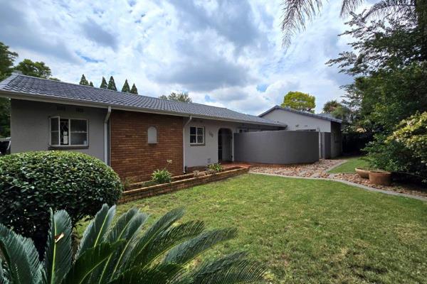 LOVELY HOME WITH MODERN FINISHES OFFERS YOU:

3 Well-sized bedrooms fitted with built-in ...