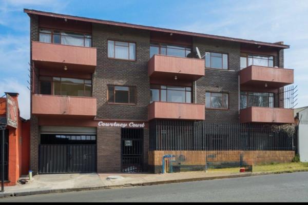 This well-maintained block of apartments is an excellent investment opportunity located in the heart of Alberton North, offering easy ...