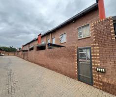 Townhouse for sale in Kempton Park AH