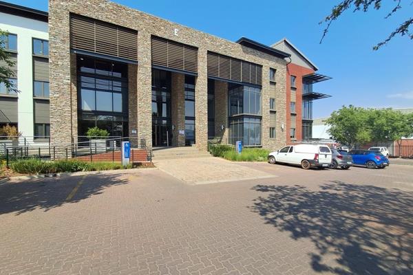 A-Grade Offices To Let in Greenstone 251 sqm, is a 15 min drive from OR Tambo ...