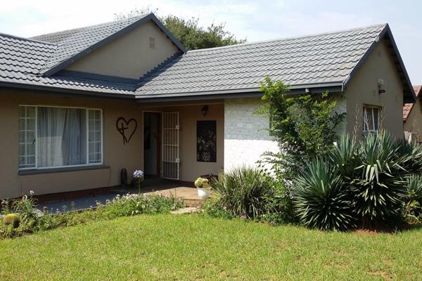 This charming 3-bedroom house is centrally located in the heart of Vanderbijlpark, offering both comfort and convenience. Upon ...