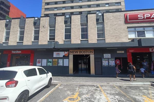 This newly renovated office space on Voortrekker Road in Bellville offers a modern and ...