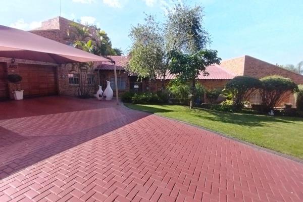 Your Dream Home Awaits in Safari Gardens, Rustenburg!

Step into luxury with this stunning 4-bedroom home, perfectly nestled in the ...