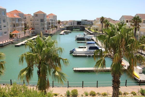 This an amazing opportunity to live in a totally renovated flat on the water at Harbour ...