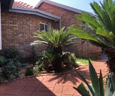 House for sale in Rooihuiskraal North