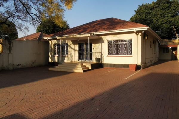 Commercial property!! Opening Bids Start at: R900,000

High-exposure commercial property goes under on auction! Positioned on Orange ...