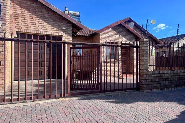 exclusive sole mandate !
This property is located in the heart of ivy park extension 20, not far from the churches and caltex.

the ...