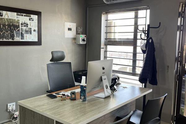 Commercial Property available for Rent in Die Heuwel Ext 2 Unit B

The Property consists of:

Office with en-suite full Bathroom ...