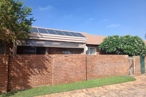 Modern 2 Bedroom Townhouse for Sale in Amberfield, Centurion

Welcome to this stunning ...