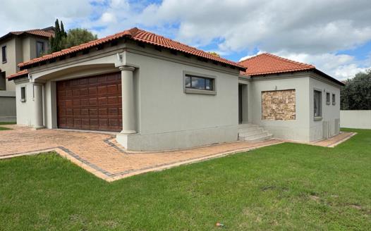 3 Bedroom House for sale in Birdwood Estate