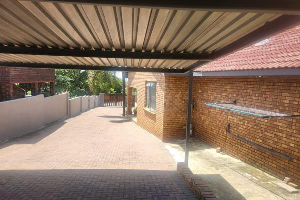 3 Bedroom Rental in Safari Gardens – R8500 per month

This neat and well-maintained 3 bedroom, 1-bathroom property is available for ...