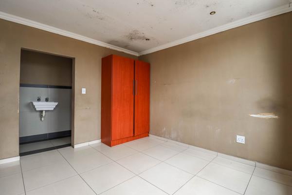 Room 18, upstairs room with own toilet, shower and built in cupboards, size 14m2,prepaid ...