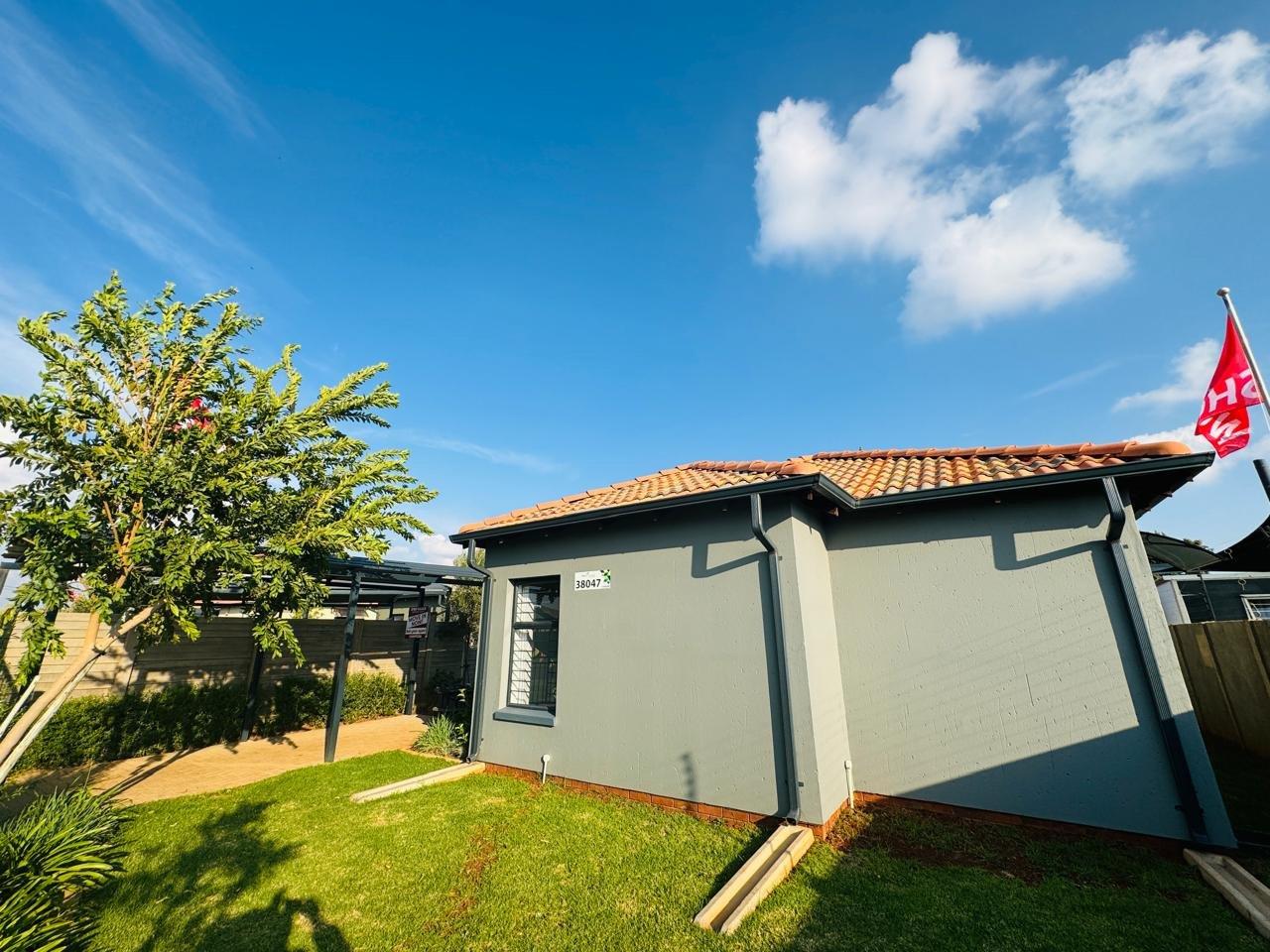 3 Bedroom House for sale in Kagiso - P24-115707919