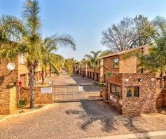 Townhouse for sale in Glen Marais