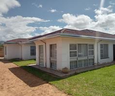 House for sale in Makhalaneng