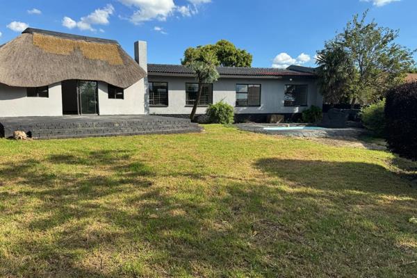 Spacious 4-Bedroom Home with Flatlet for Sale in Green Hills – Price Negotiable

New on the Market FOR ONLY R1.230.000

This newly renovated property in Green Hills offers a large yard and well-designed living ...