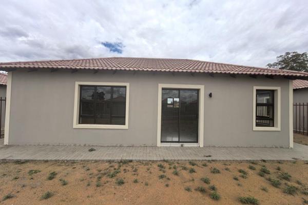 ?? Charming 3-Bedroom Home for Sale in Bloemspruit – Sophia Glen ??

Discover modern living in this newly built 3-bedroom home ...