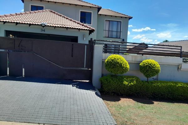 This modern  double storey home is situated at a sought after area with all amenities around schools, malls,public transport and ...