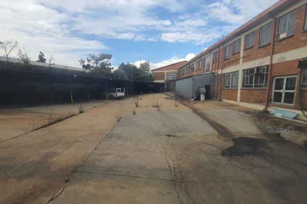 This exceptional 2,479m2 standalone warehouse, located in a secure gated section of ...