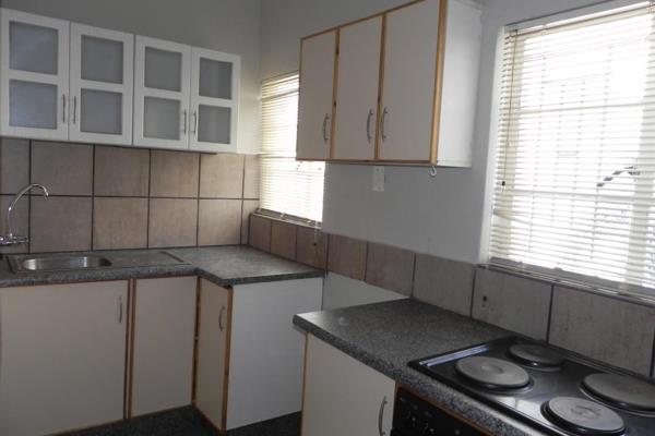 FLAT TO RENT Spacious 2 bedroom flat to rent in Bethlehem West. Why this flat is so unique, it very private with own entrance and very ...