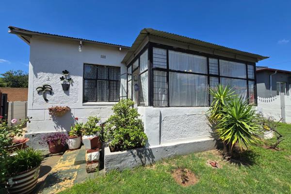 Conveniently located within walking distance to Tamboti Mall and Randgate SPAR.
This ...