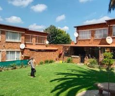 Townhouse for sale in Alberton North