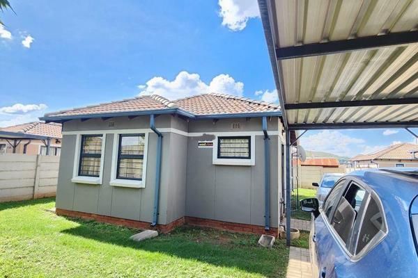 3 Bedroom, 2 Bathroom Townhouse for Sale in a Gated Estate in Andeon

Located in Andeon - Pretoria, this townhouse is meticulously ...