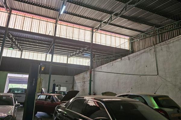 This industrial warehouse located on the bustling Charlotte Maxeke Street in Pretoria ...