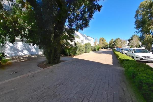 A Modern Light and Bright 3 Bedroom Double Storey house in Paardevlei. The house is located across from an office complex and the house ...