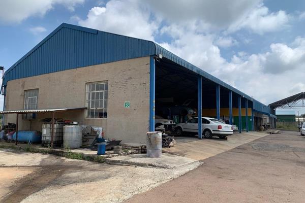 This 2.14 ha industrial-zoned property offers excellent potential for manufacturing, storage, or logistics. With 860 sqm of buildings ...