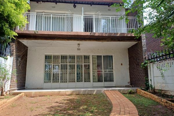 3 bedroom townhouse/duplex/flat in Windsor West (Randburg) for rent

R8700 rent ( ...